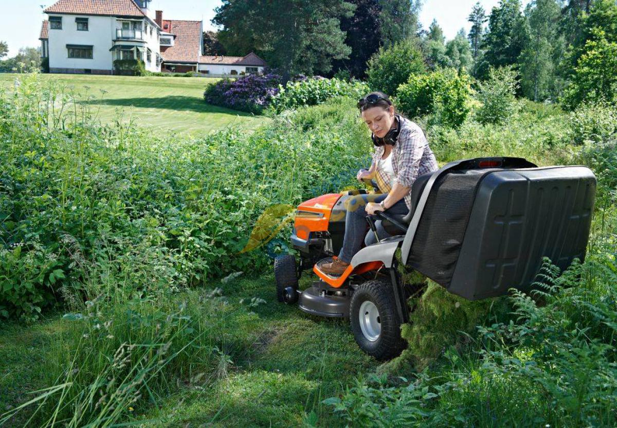 Трактор садовый Husqvarna TC 138l с травосборником